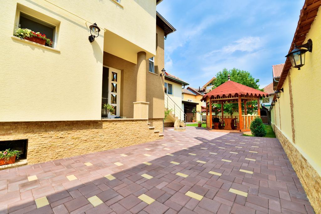 Hotel Casa Vio Haţeg Exterior foto