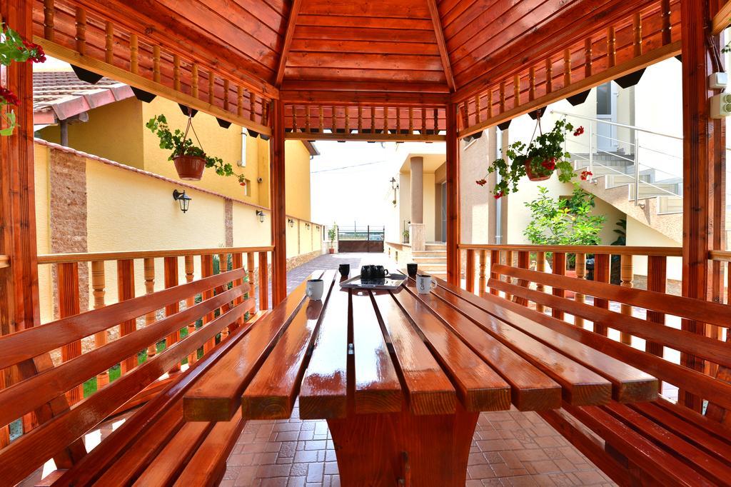 Hotel Casa Vio Haţeg Exterior foto